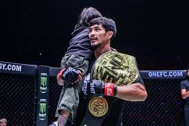 绿茵上的精准艺术：高尔夫运动的优雅与坚守