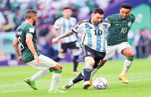 [天下足球]希克大四喜 勒沃库森大胜弗赖堡