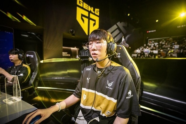 教练组之间 教练组之间