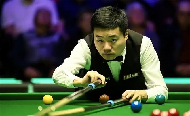 第三次获奖创纪录，萨拉赫当选PFA年度最佳球员